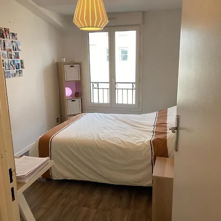 Rue D'Entraigues Apartment
